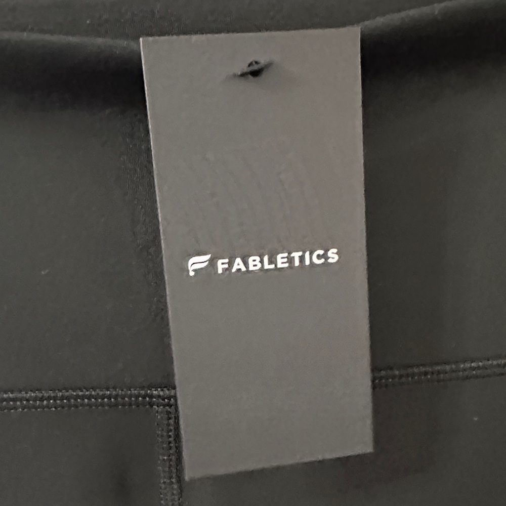 Fabletics Black Capris - Picture 2 of 8